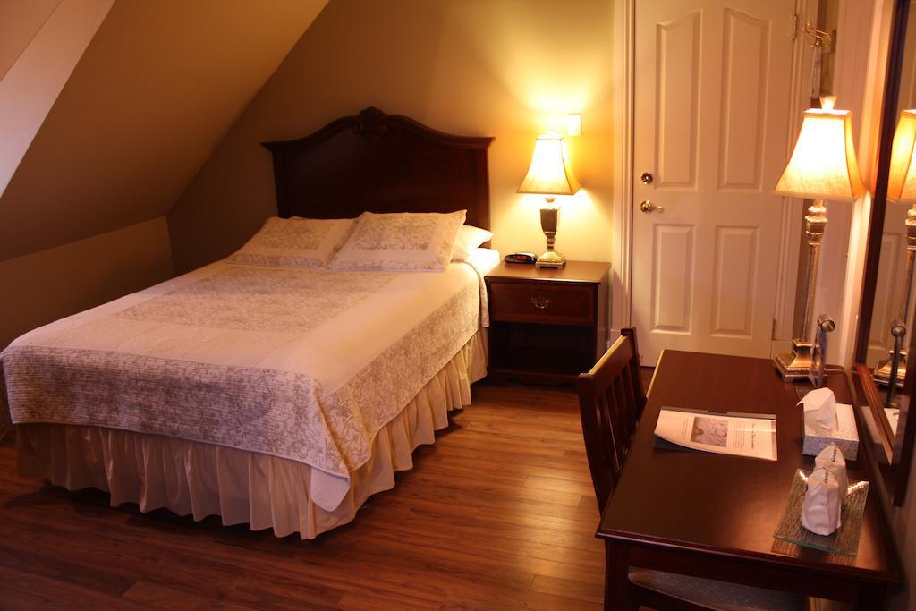 Auberge Chateau Lamontagne Sainte Anne des Monts Номер фото