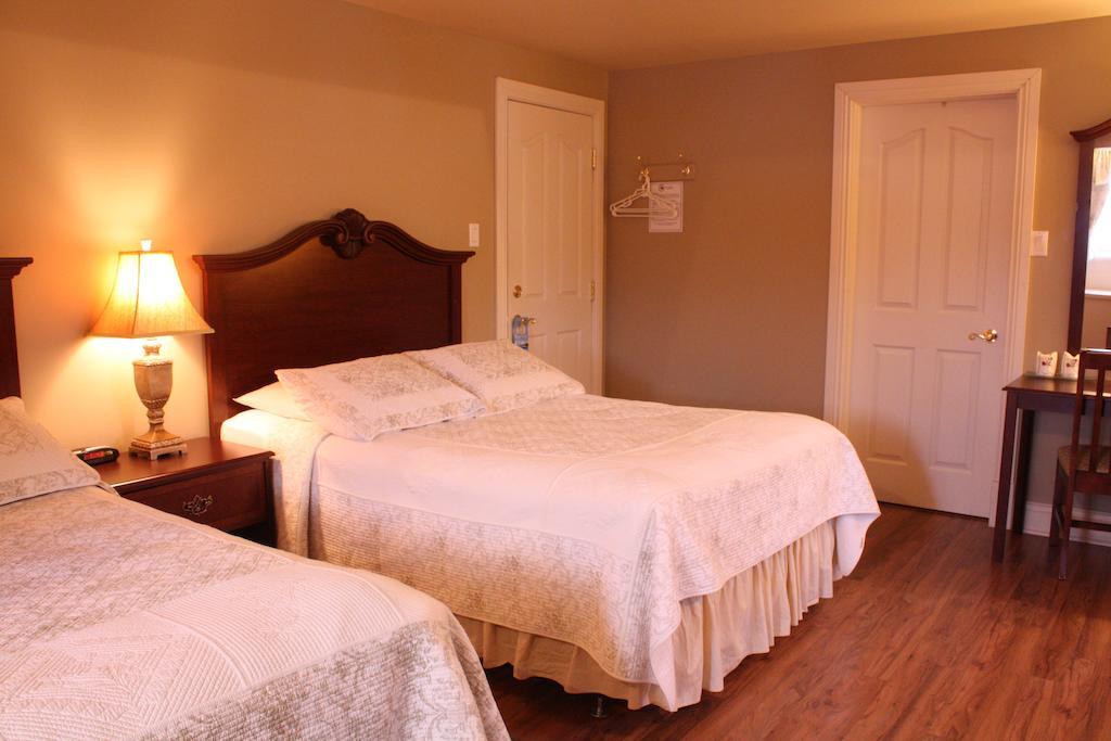 Auberge Chateau Lamontagne Sainte Anne des Monts Номер фото
